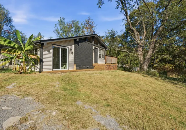 Photo 3 of Single family home for sale at 8 Washer Ln, Elmwood, TN 38560 | MLS# 3628313 | Listing updated on 2026-10-29