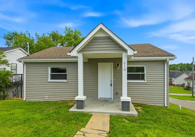 Photo 4 of Single family home for sale at 610 Highland St, Springfield, TN 37172 | MLS# 3623736 | Listing updated on 2026-10-24