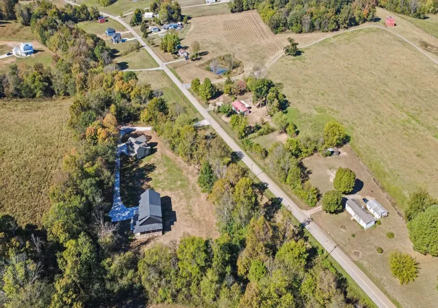 Photo 4 of Single family home for sale at 1046 Indian Crk Rd, Cumberland Furnace, TN 37051 | MLS# 3623610 | Listing updated on 2026-10-21
