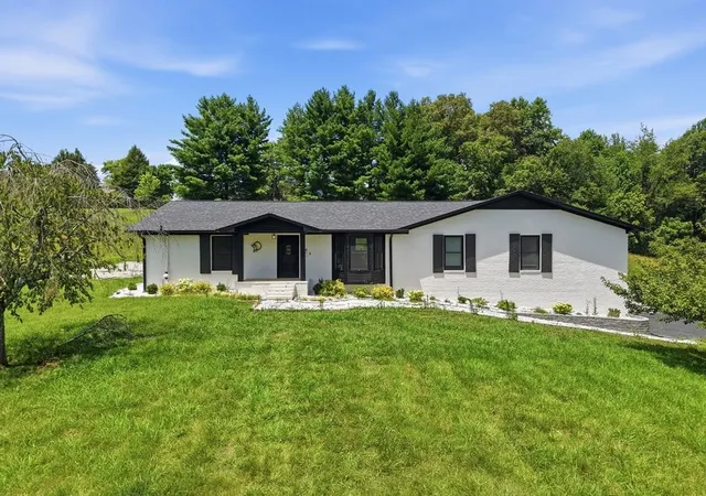 Photo 1 of Single family home for sale at 237 South Frk Rd, Sparta, TN 38583 | MLS# 3623572 | Listing updated on 2026-10-21