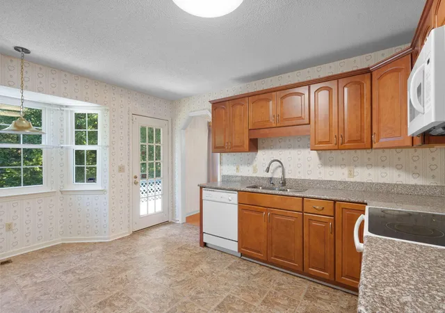 Photo 3 of Single family home for sale at 6831 Deerwood Dr, Harrison, TN 37341 | MLS# 3623562 | Listing updated on 2026-10-21