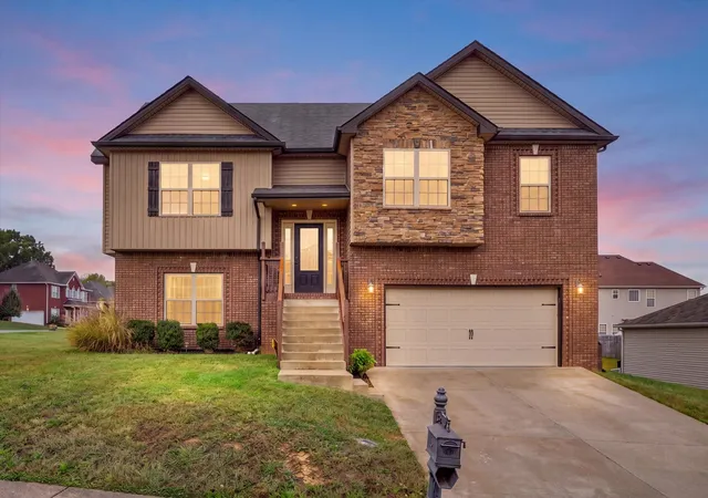 Photo 1 of Single family home for sale at 200 Autumn Ter Ln, Clarksville, TN 37040 | MLS# 3623876 | Listing updated on 2026-10-22