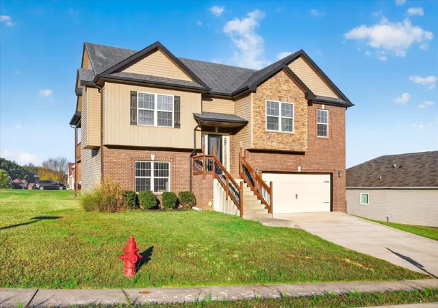 Photo 3 of Single family home for sale at 200 Autumn Ter Ln, Clarksville, TN 37040 | MLS# 3623876 | Listing updated on 2026-10-22