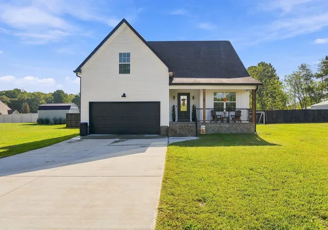 Single family home for sale at 870 Powell Rd, Tullahoma, TN 37388 | MLS# 3624236 | Listing updated on 2026-10-23