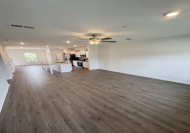 Photo 2 of Single family home for sale at 1252 Amber Hills Dr, Ashland City, TN 37015 | MLS# 3623628 | Listing updated on 2026-10-21