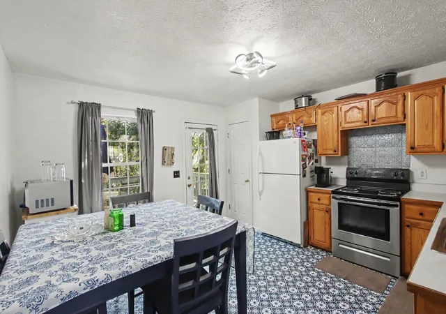Photo 3 of Sale Pending at 1133 10th Avenue E, Springfield, TN 37172 | MLS# 3623655 | Listing updated on 2026-10-27