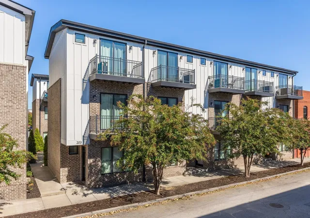 Townhouse for sale at 205 West 16th St, Chattanooga, TN 37408 | MLS# 3623648