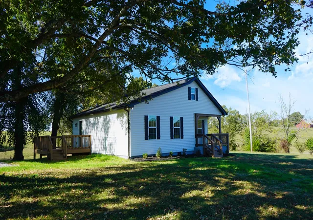 Photo 2 of Single family home for sale at 1727 Highway 49 E, Charlotte, TN 37036 | MLS# 3623806 | Listing updated on 2026-10-23