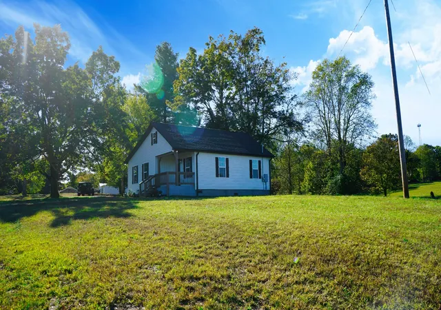 Photo 3 of Single family home for sale at 1727 Highway 49 E, Charlotte, TN 37036 | MLS# 3623806 | Listing updated on 2026-10-23