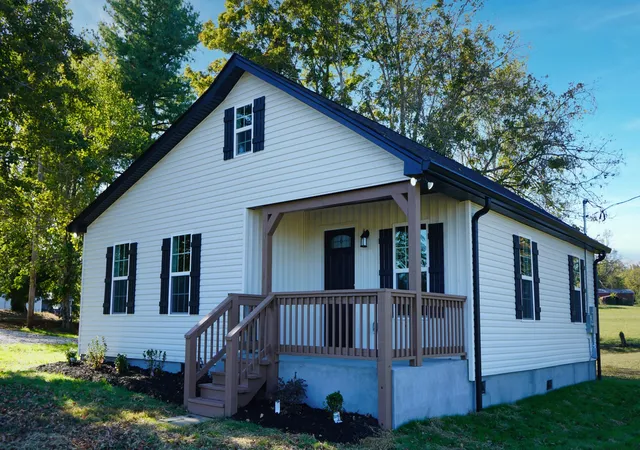Photo 4 of Single family home for sale at 1727 Highway 49 E, Charlotte, TN 37036 | MLS# 3623806 | Listing updated on 2026-10-23