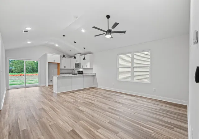Photo 3 of Single family home for sale at 1252 E Heflin St, Cedar Hill, TN 37032 | MLS# 3624262 | Listing updated on 2026-10-23