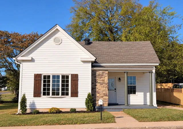 Photo 1 of Single family home for sale at 503 E Market St, Lebanon, TN 37087 | MLS# 3623690 | Listing updated on 2026-10-28