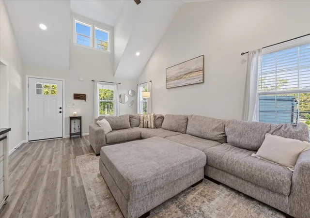 Photo 1 of Single family home for sale at 1649 Cumberland Hts Rd, Clarksville, TN 37040 | MLS# 3624134 | Listing updated on 2026-10-22