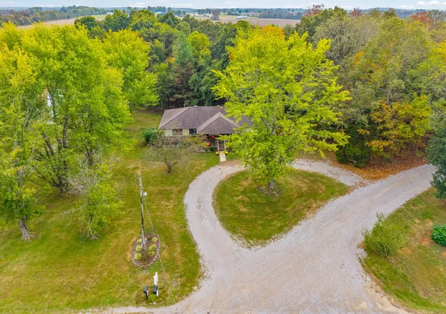 Photo 4 of Single family home for sale at 1647 Poole Ml Rd, Crofton, KY 42217 | MLS# 3623691 | Listing updated on 2026-10-21