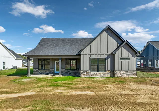 Photo 3 of Single family home for sale at 135 Legacy Way, Smithville, TN 37166 | MLS# 3623796 | Listing updated on 2026-10-21