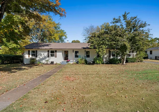 Photo 1 of Single family home for sale at 1911 Greenland Dr, Murfreesboro, TN 37130 | MLS# 3623948 | Listing updated on 2026-10-26