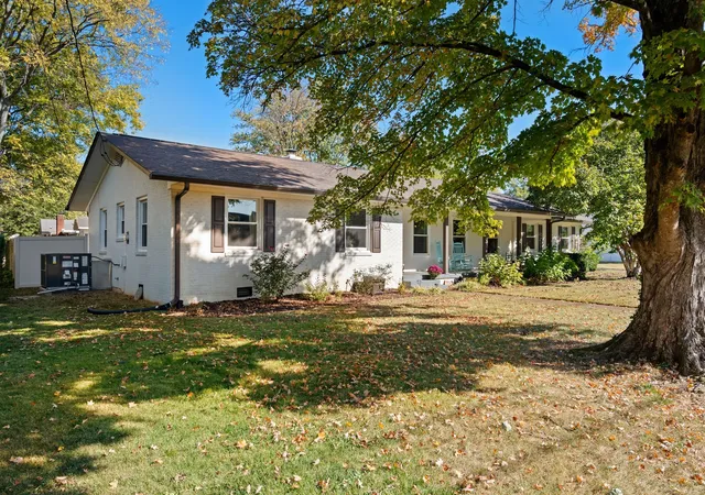 Photo 3 of Single family home for sale at 1911 Greenland Dr, Murfreesboro, TN 37130 | MLS# 3623948 | Listing updated on 2026-10-26