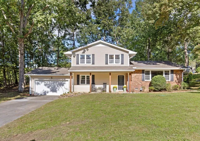 Single family home for sale at 205 Inverness Dr, Signal Mountain, TN 37377 | MLS# 3623748