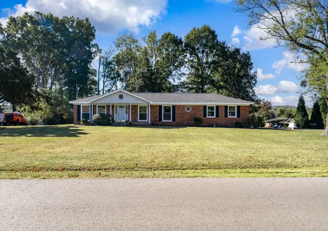 Photo 3 of Single family home for sale at 2705 Mere Dr, Columbia, TN 38401 | MLS# 3624026 | Listing updated on 2026-10-22