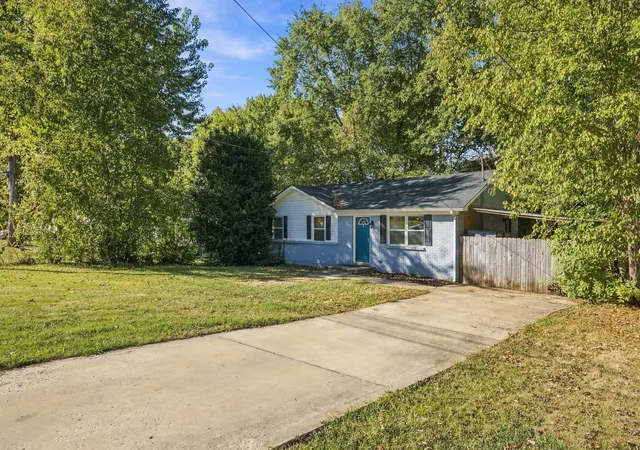 Photo 1 of Single family home for sale at 1592 Bevard Rd, Clarksville, TN 37042 | MLS# 3623764 | Listing updated on 2026-10-22