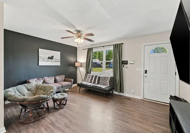 Photo 4 of Single family home for sale at 1592 Bevard Rd, Clarksville, TN 37042 | MLS# 3623764 | Listing updated on 2026-10-22