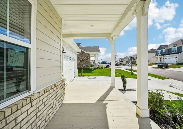 Photo 2 of Single family home for sale at 276 Astoria Dr, Hendersonville, TN 37075 | MLS# 3623769 | Listing updated on 2026-10-21
