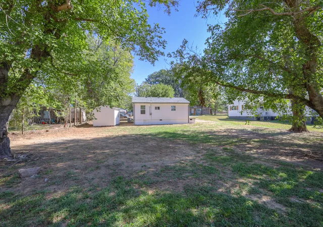 Photo 3 of Single family home for sale at 1103 Beckham Ave, Lawrenceburg, TN 38464 | MLS# 3624172 | Listing updated on 2026-10-22