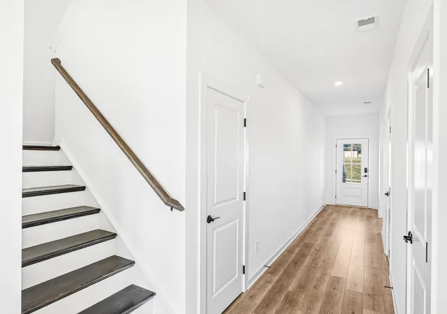 Photo 3 of Single family home for sale at 236 Astoria Dr, Hendersonville, TN 37075 | MLS# 3623791 | Listing updated on 2026-10-21