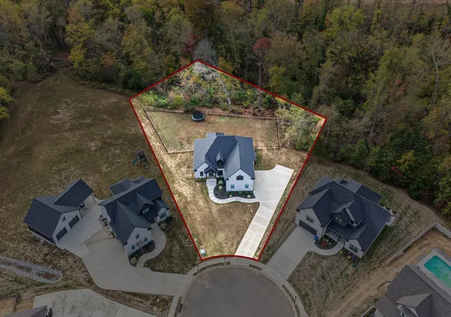 Photo 1 of Single family home for sale at 422 Young Ln, Pleasant View, TN 37146 | MLS# 3624662 | Listing updated on 2026-10-29