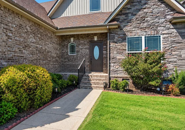 Photo 2 of Single family home for sale at 5232 Honeybee Dr, Murfreesboro, TN 37129 | MLS# 3623813 | Listing updated on 2026-10-25