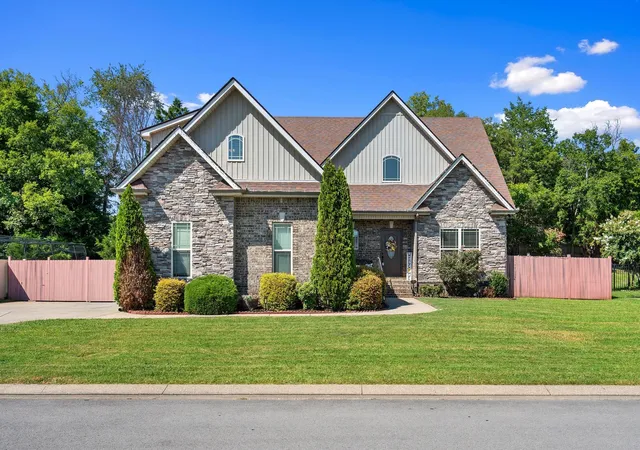Photo 3 of Single family home for sale at 5232 Honeybee Dr, Murfreesboro, TN 37129 | MLS# 3623813 | Listing updated on 2026-10-25