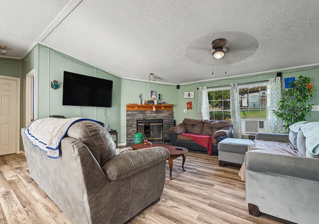 Photo 3 of Manufactured home for sale at 1739 Stinking Crk Rd, La Follette, TN 37766 | MLS# 3628605 | Listing updated on 2026-10-29