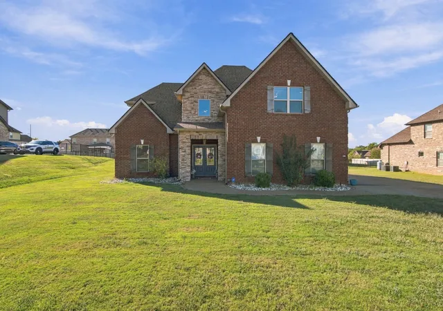 Photo 2 of Single family home for sale at 1304 Kaci Dr, Smyrna, TN 37167 | MLS# 3624106 | Listing updated on 2026-10-23