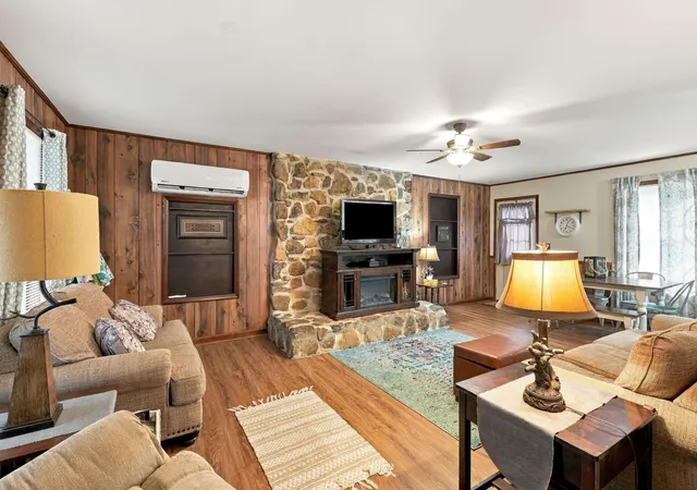 Photo 2 of Single family home for sale at 4240 County Rd 5, Florence, AL 35633 | MLS# 3623842 | Listing updated on 2026-10-21