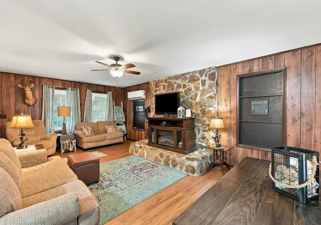 Photo 3 of Single family home for sale at 4240 County Rd 5, Florence, AL 35633 | MLS# 3623842 | Listing updated on 2026-10-21