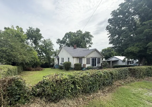 Photo 1 of Single family home for sale at 1609 Essex Ave, Nashville, TN 37216 | MLS# 3626722 | Listing updated on 2026-10-29