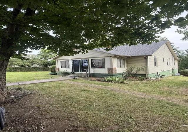 Photo 2 of Single family home for sale at 1609 Essex Ave, Nashville, TN 37216 | MLS# 3626722 | Listing updated on 2026-10-29
