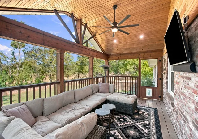 Photo 1 of Single family home for sale at 7828 Highway 100, Nashville, TN 37221 | MLS# 3624370 | Listing updated on 2026-10-23