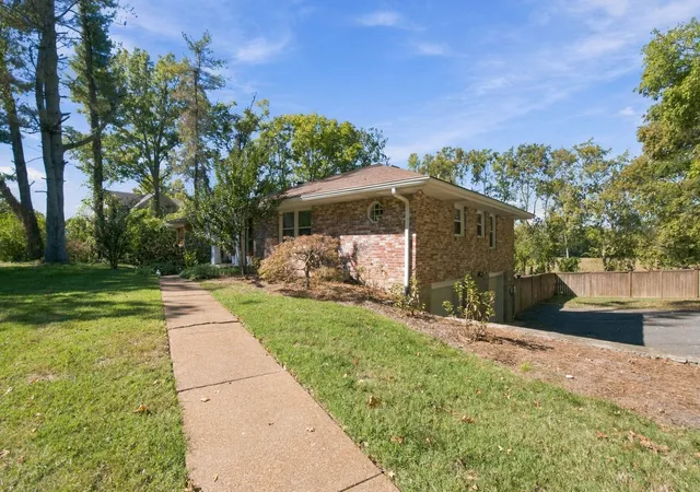 Photo 3 of Single family home for sale at 7828 Highway 100, Nashville, TN 37221 | MLS# 3624370 | Listing updated on 2026-10-23