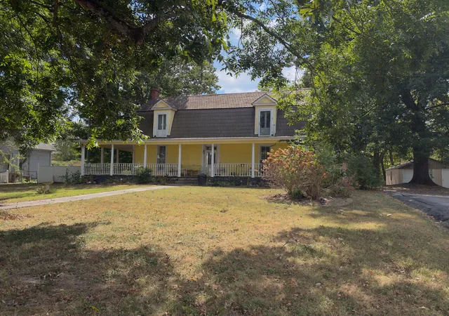 Single family home for sale at 501 W High St, Woodbury, TN 37190 | MLS# 3623899