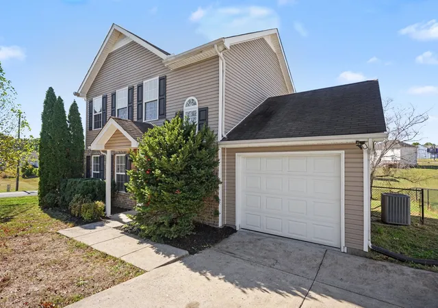Photo 1 of Single family home for sale at 105 Cataract Dr, Murfreesboro, TN 37129 | MLS# 3627288 | Listing updated on 2026-10-28