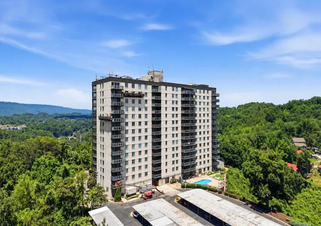 Photo 1 of Condo for sale at 1131 Stringers Ridge Rd #11A, Chattanooga, TN 37405 | MLS# 3623940 | Listing updated on 2026-10-22