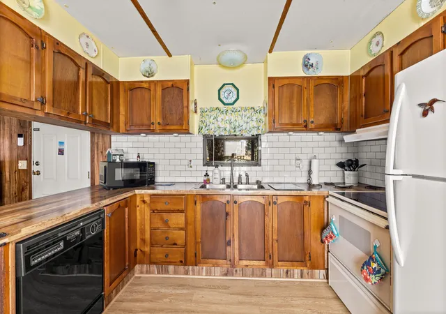 Photo 4 of Manufactured home for sale at 2525 Lockertsville Rd, Ashland City, TN 37015 | MLS# 3624060 | Listing updated on 2026-10-23