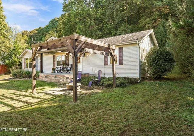 Photo 2 of Single family home for sale at 6724 Ball Camp Pike, Knoxville, TN 37931 | MLS# 3623951 | Listing updated on 2026-10-22