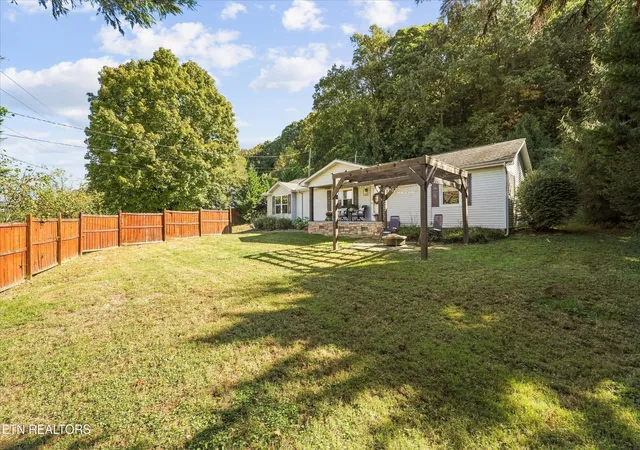 Photo 3 of Single family home for sale at 6724 Ball Camp Pike, Knoxville, TN 37931 | MLS# 3623951 | Listing updated on 2026-10-22