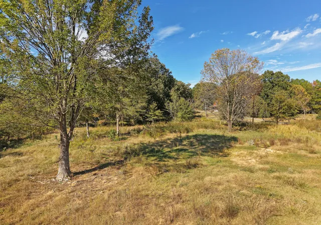 Photo 3 of Sale Pending at 2623 Harts Brg Rd, Jackson, TN 38301 | MLS# 3623977 | Listing updated on 2026-10-23