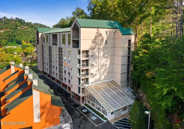 Photo 3 of Condo for sale at 413 Baskins Crk Rd #407, Gatlinburg, TN 37738 | MLS# 3623973 | Listing updated on 2026-10-23