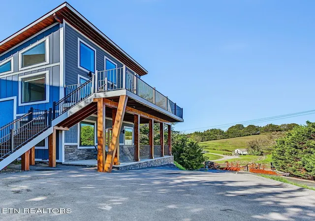 Photo 3 of Single family home for sale at 810 Blue Herring Way, Sevierville, TN 37876 | MLS# 3623988 | Listing updated on 2026-10-22