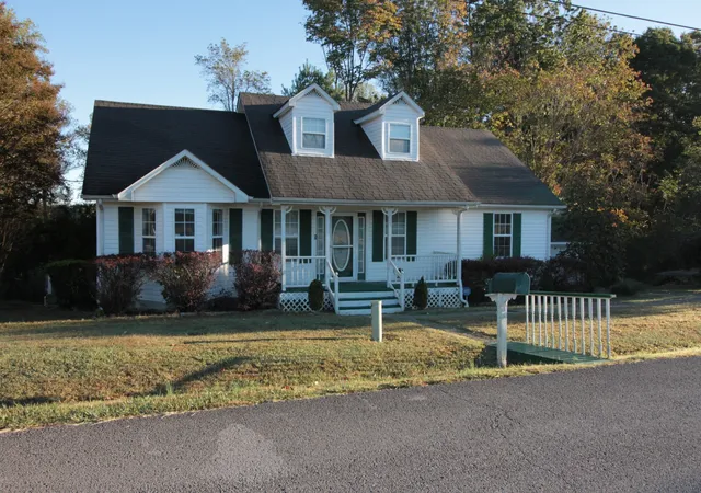 Single family home for sale at 935 Holiday Hvn Rd, Smithville, TN 37166 | MLS# 3624034