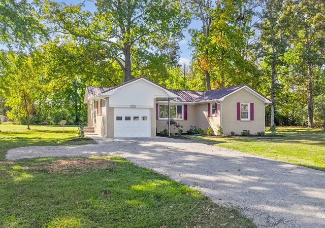 Photo 2 of Single family home for sale at 123 Poole Ml Rd, Crofton, KY 42217 | MLS# 3624133 | Listing updated on 2026-10-22